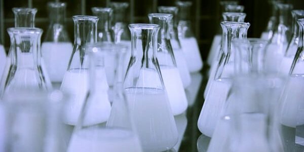 Líquidos para almacenar en un barril especializado