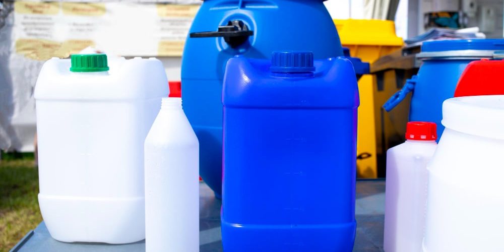 bidones varios de plastico